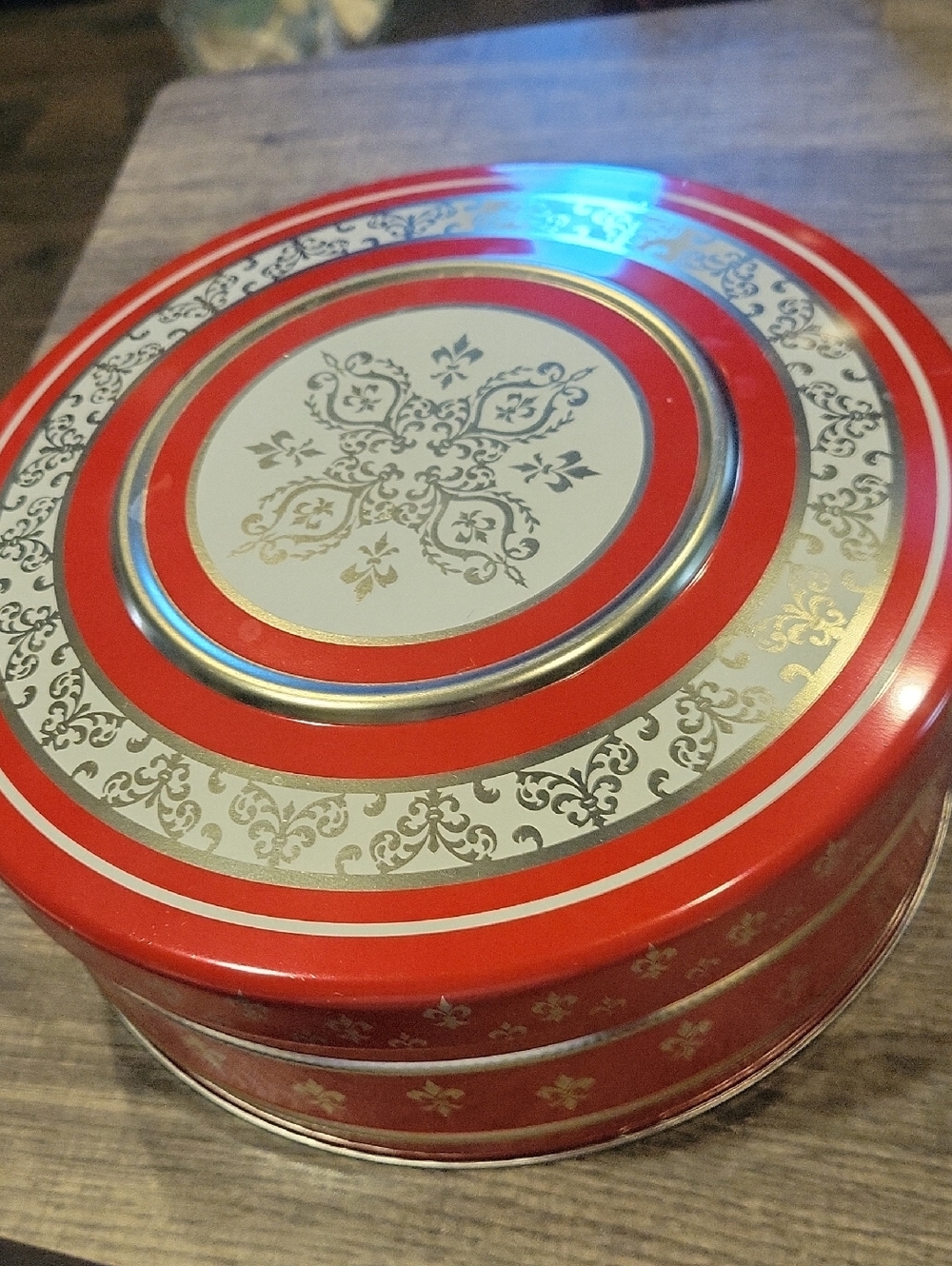 Florentine Large Vintage Tin W Fleur De Lis, Almost Perfect